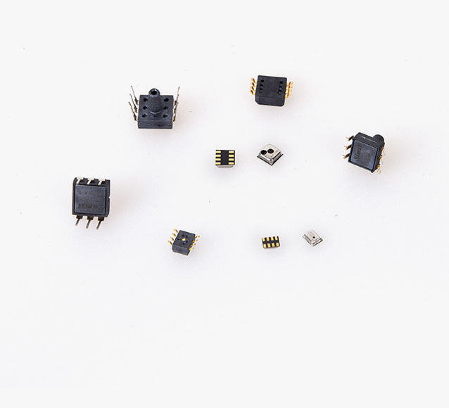 壓力傳感器采用MEMS技術(shù)，具備制作成本低，高可靠性，量程廣泛，測(cè)試精準(zhǔn)等優(yōu)點(diǎn)，廣泛應(yīng)用于醫(yī)療器械監(jiān)控，血壓計(jì)，環(huán)境測(cè)量，消費(fèi)類及運(yùn)動(dòng)類產(chǎn)品等領(lǐng)域